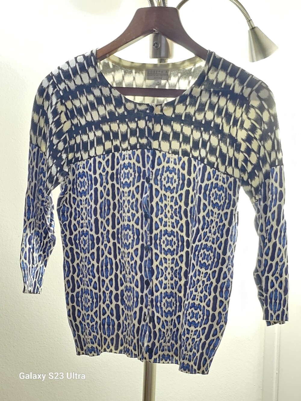 Lightweight sweater